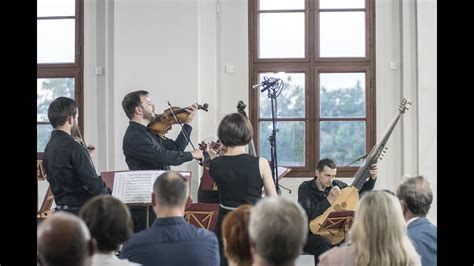 J. S. Bach Koncert E dur pro housle a smyčcový orchestr-watch