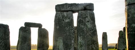 Stonehenge : Rites et Sépultures-watch