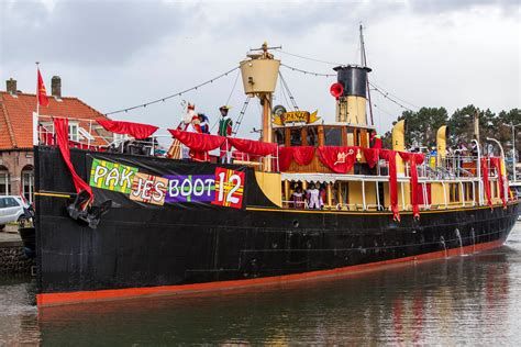 Sinterklaas en het Mysterie op de Stoomboot-watch