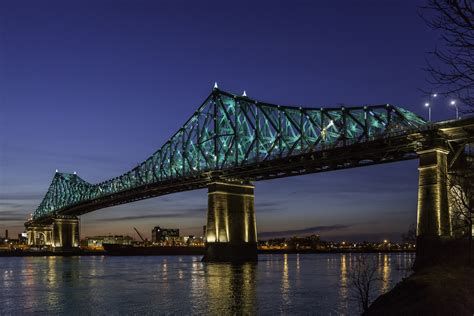 Les allumés du pont Jacques-Cartier-watch