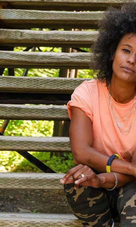 Le cœur sur le flow: Marieme sur les traces du hip hop au Québec Le cœur sur le flow: Marieme sur les traces du hip hop au Québec-watch