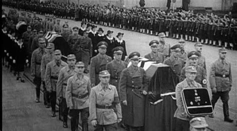 Hitlers Vollstrecker – Das Volksgericht und der Widerstand Hitlers Vollstrecker – Das Volksgericht und der Widerstand-watch