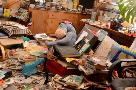 Britain's Biggest Hoarders Britain's Biggest Hoarders-watch