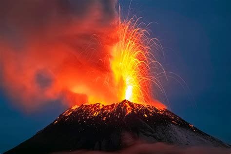 Bajo un volcán-hd