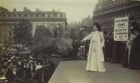 Les suffragettes, ni paillassons ni prostituées