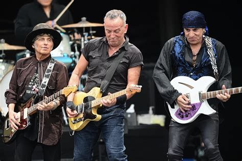 Bruce Springsteen And The E Street Band - Magic Night Paris Bercy
