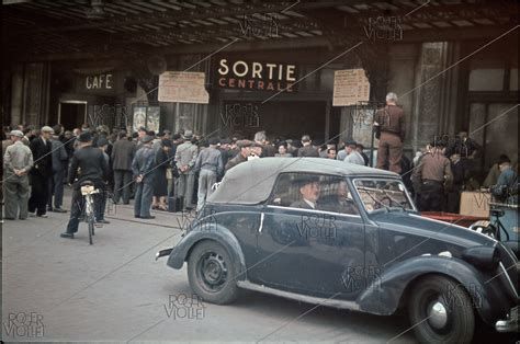 Arrivée en voiture à la gare