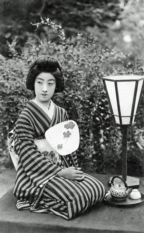 Danseuses japonaises : la danse des éventails