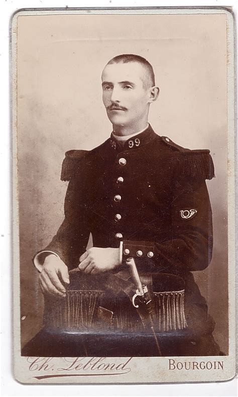 99e régiment d’infanterie : anneaux et trapèze